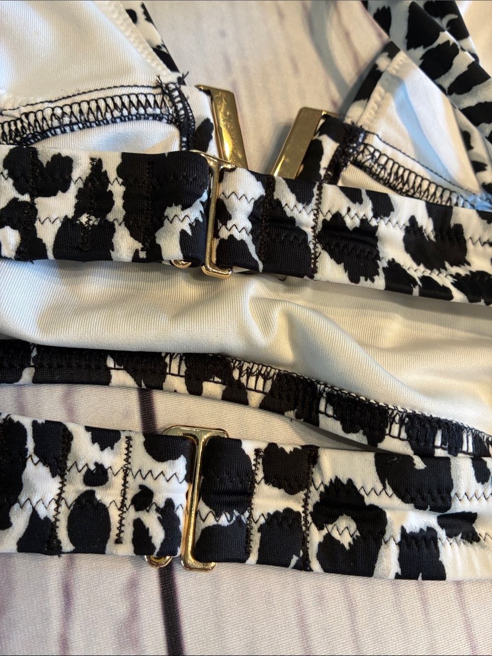 🎉NEW LISTING!🎉Leopard Print Bikini Top - Black & White - Picture 5 of 7
